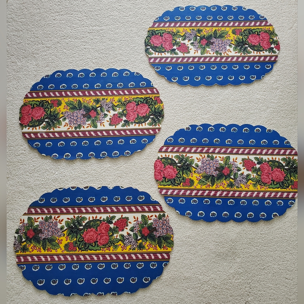Dining Tabletop Set of 8 Blue, Pink and Yellow Floral Scallop Placemats